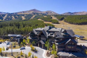 Crystal Peak 7 Paradise with Spectacular Views, plus Hot Tubs, and Gondola on-site!